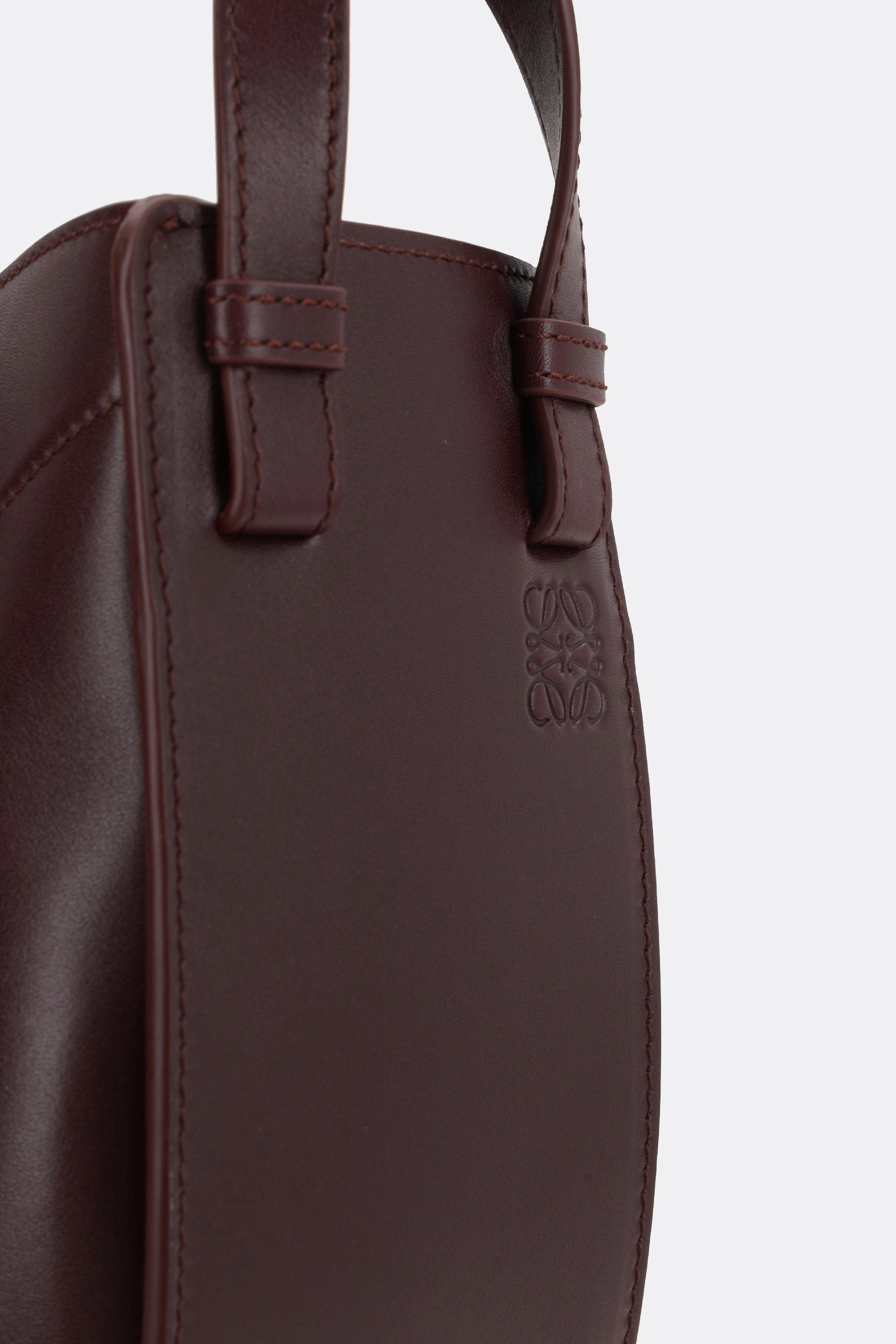 Hammock slice bag in shiny leather
