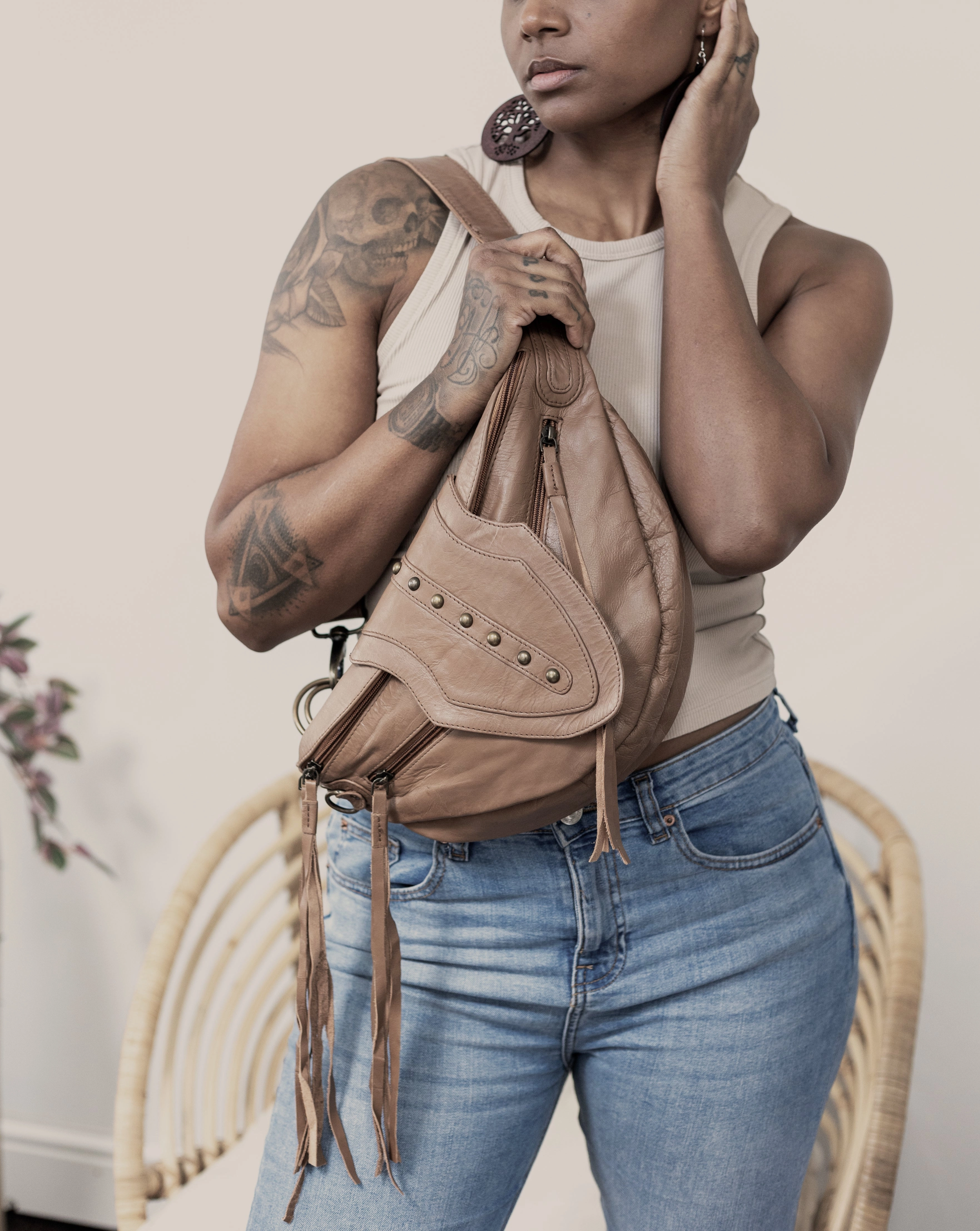 Leather Arrow Bag | Chestnut Brown