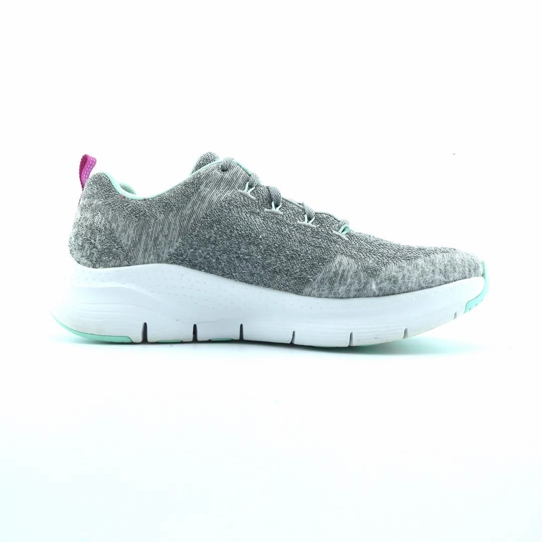SKECHERS ARCH FIT - COMFY WAVE