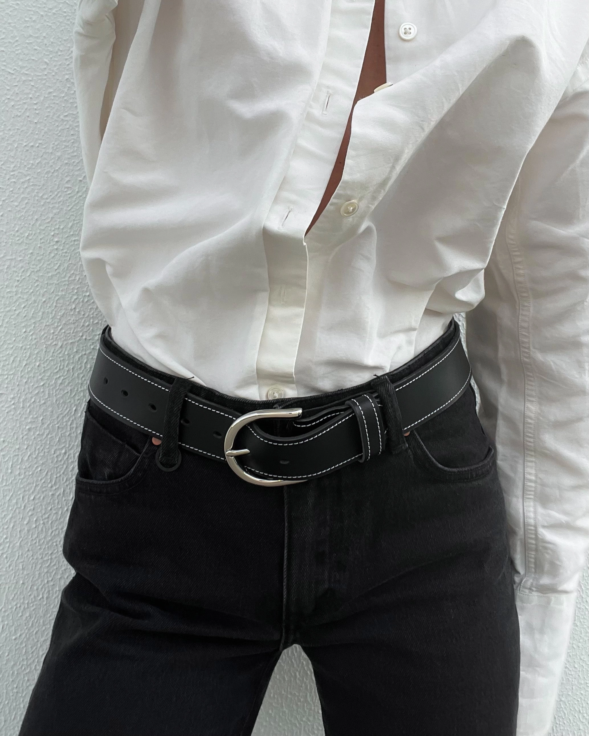 The Lair Maya White Stitch Belt Wide Silver
