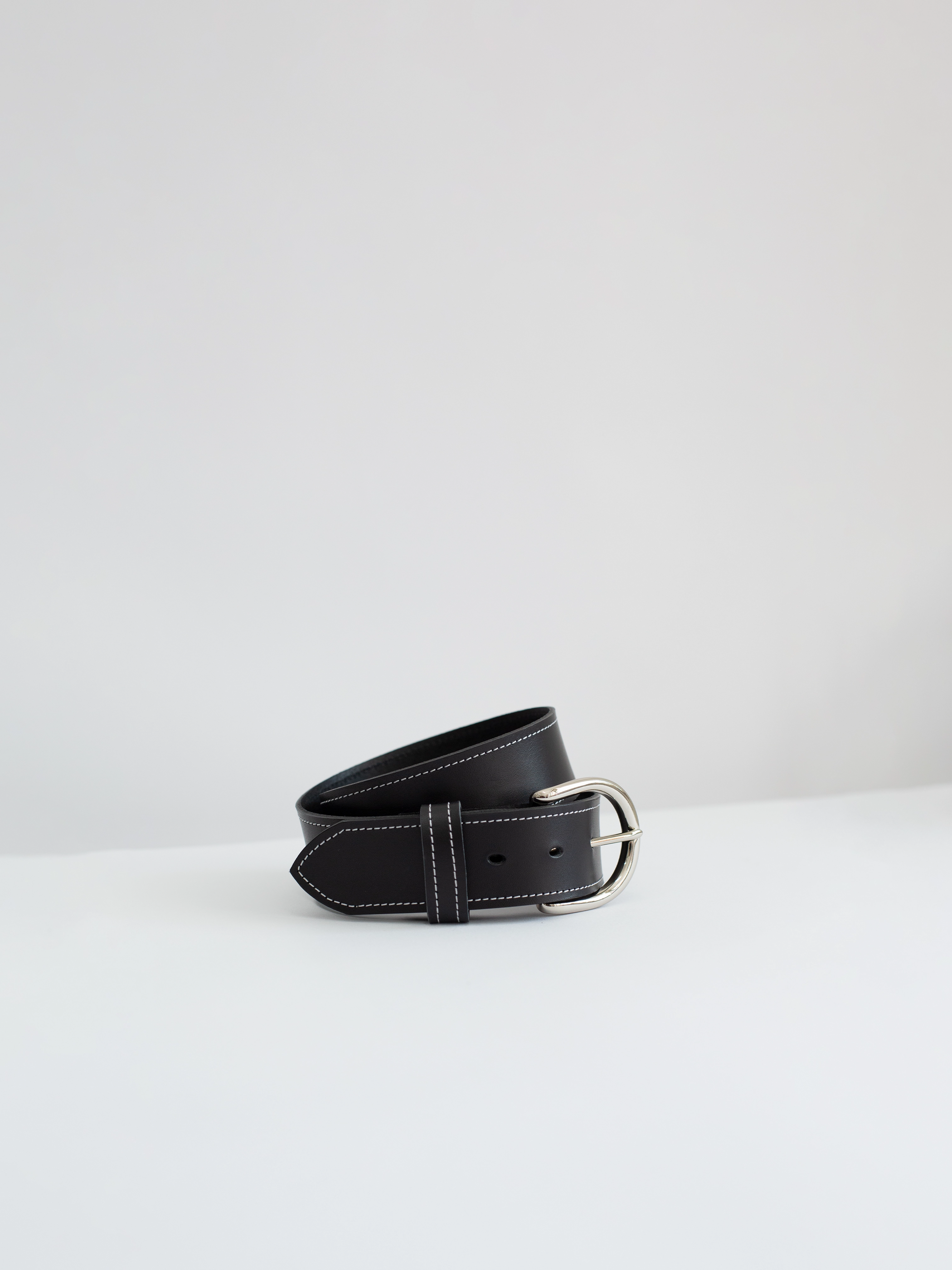 The Lair Maya White Stitch Belt Wide Silver